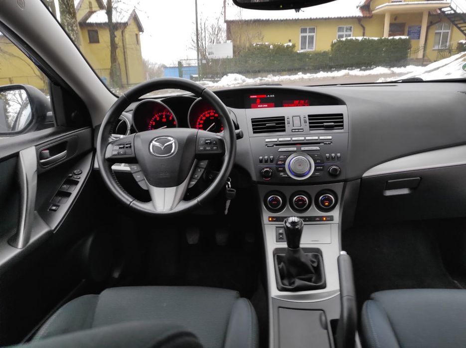 MAZDA 3 1.6 BENZYNA 105KM 2010r XENON navi klima alu ZAREJESTROWANA