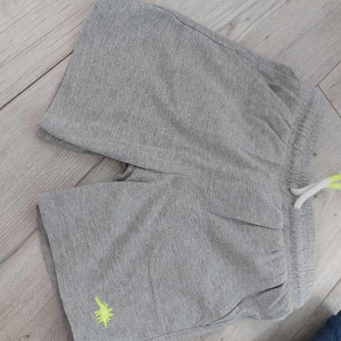 Spodenki dla chlopca 98 f&f tesco gratis