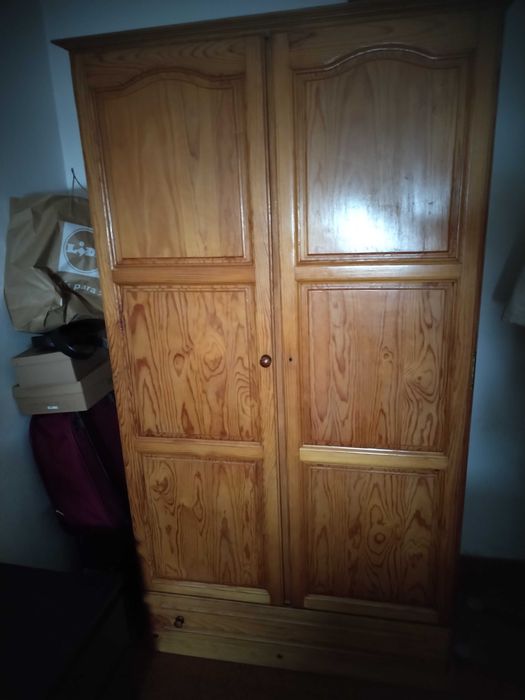 Vendo Guarda Fato Roupeiro Madeira