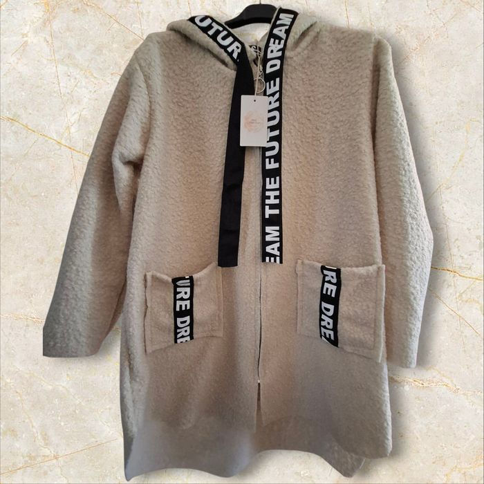 Płaszczyk barankowy beżowy