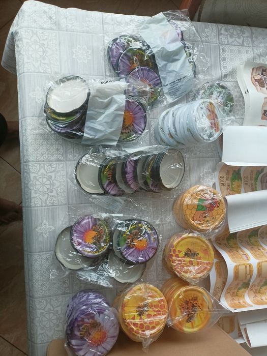 Nakrętka, naklejki na miód.