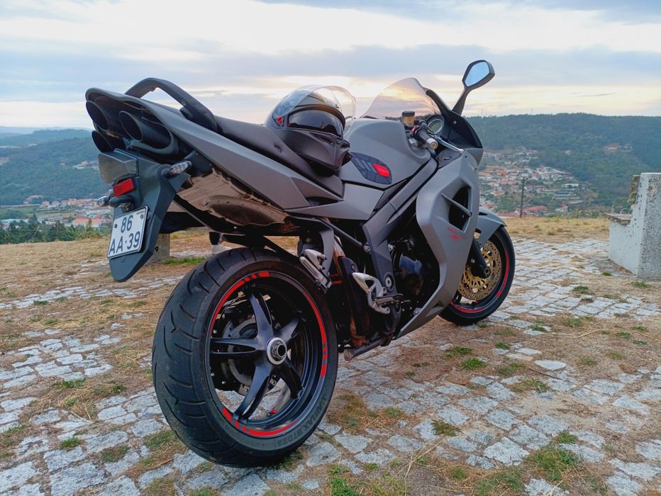 Triumph Sprint ST 1050