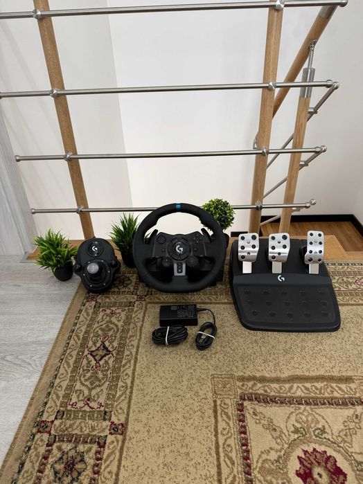 Kierownica Logitech DrivingForce G923 + Shifter PC/PS4/PS5