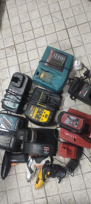 Vários carregadores de marca para aparafusadoras  várias marcas