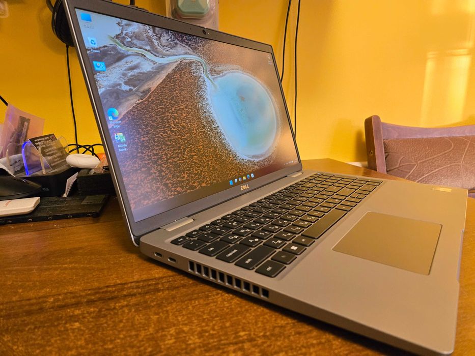 DELL Latitude 5530