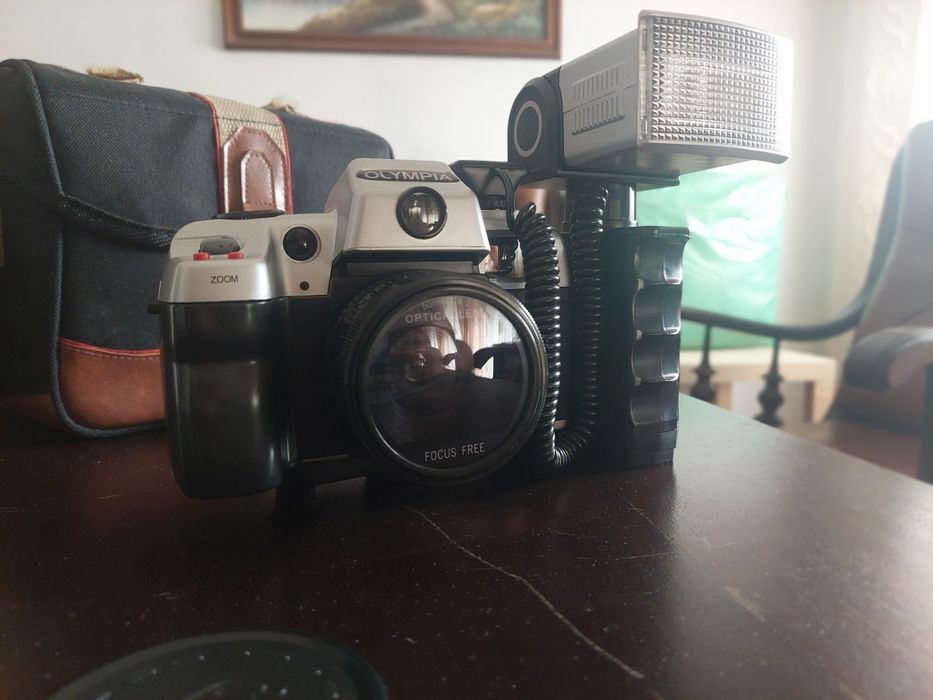 Máquina Fotográfica Olympia NK4040 com Flash