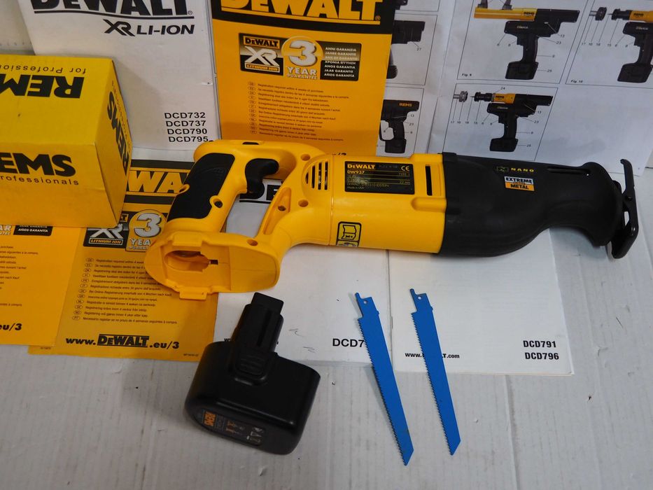Komplet DEWALT DW 937 pilarka szablasta 14,4v +bateria Rems 12v 3ah