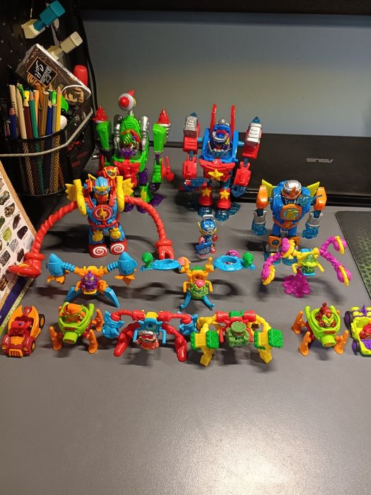 SuperThings .Duży zestaw figurek