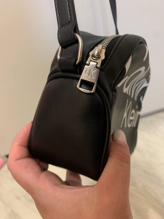 Продам сумочку Calvin Klein Jeans дуже крута