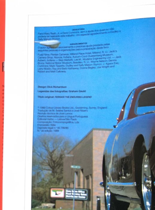 Livro de história automóvel Ferrari: o eterno mito do cavalo rompante