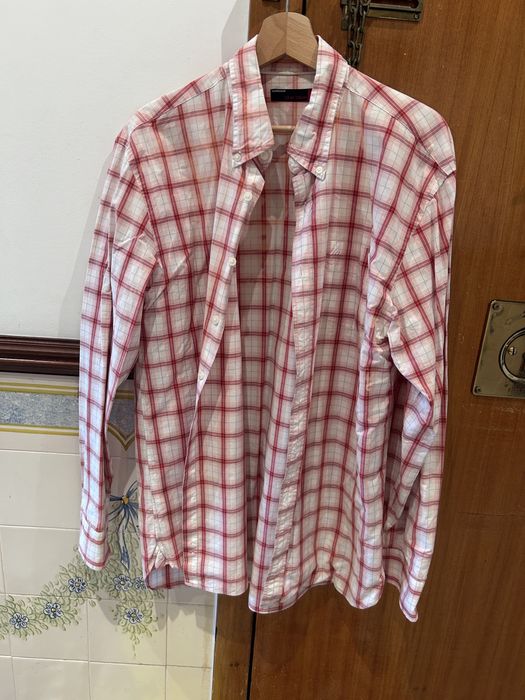 Camisas de homem de diferentes cores/marcas