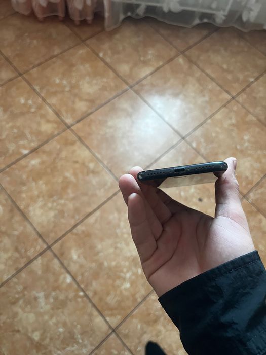 iPhone 7 (потертий)