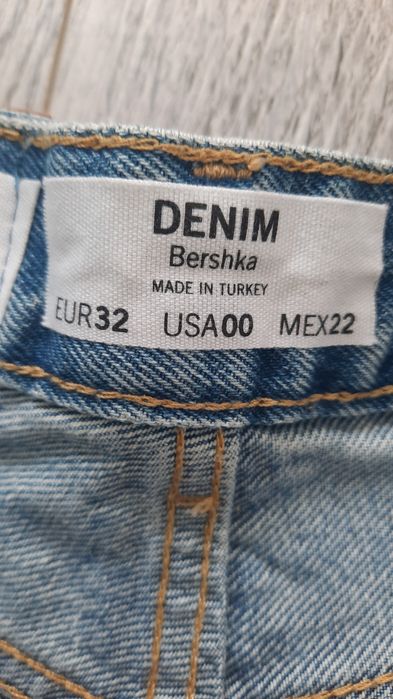 Жіночі джинси Bershka