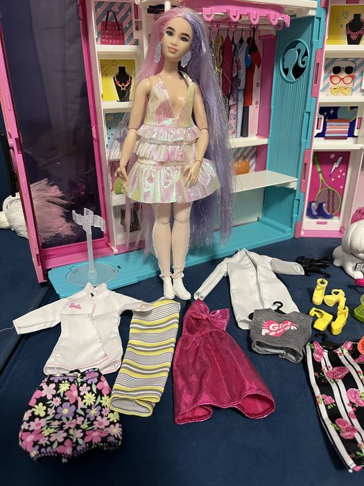 Szafa marzeń Lalka Barbie + Barbie extra + piesek