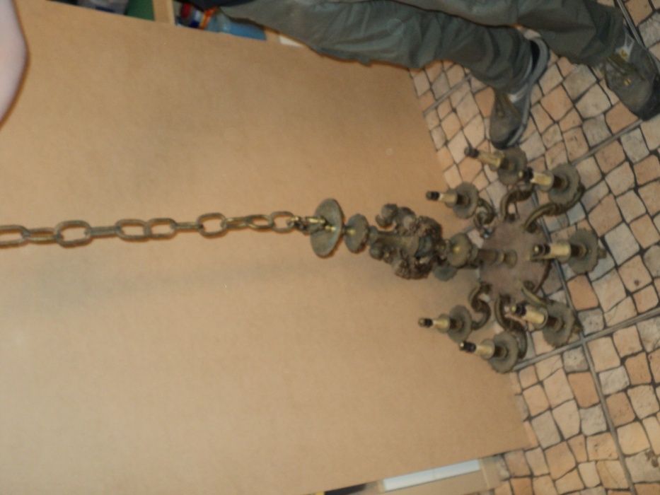 Lustre em bronze e latão