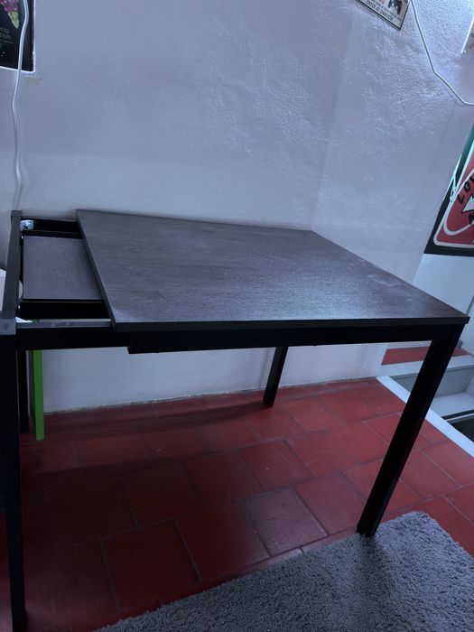 Mesa com cadeiras