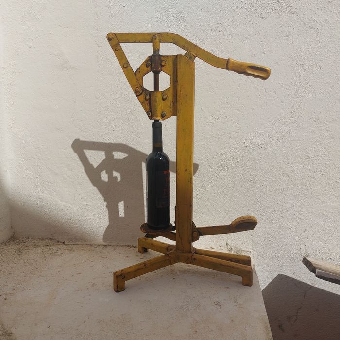 Arrolhador  em  ferro