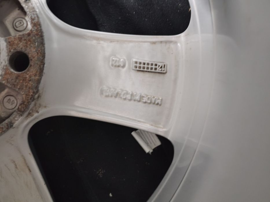 Sprzedam felgi aluminiowe R17 5x112