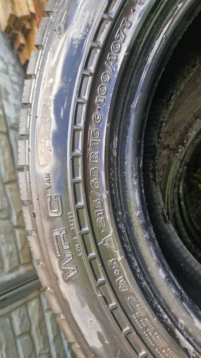 Opony zimowe 215 65 16c Nokian