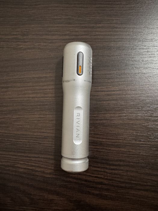 Ліхтарик Rivian Torch 1000 Lumens оригінальний
