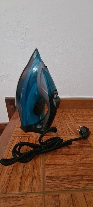 Vendo ferro de engomar.