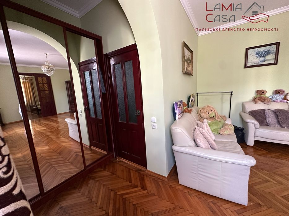 Продаж 3 кімнатноі квартири напроти парку Шевченка