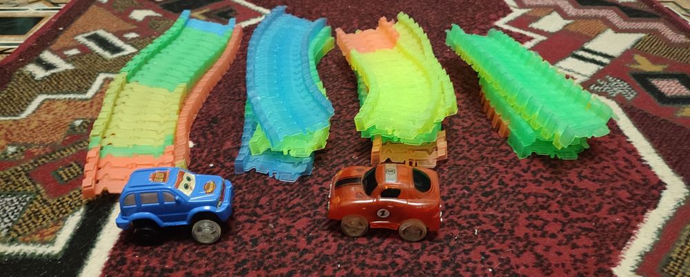 Трек Magic Tracks  и машинки