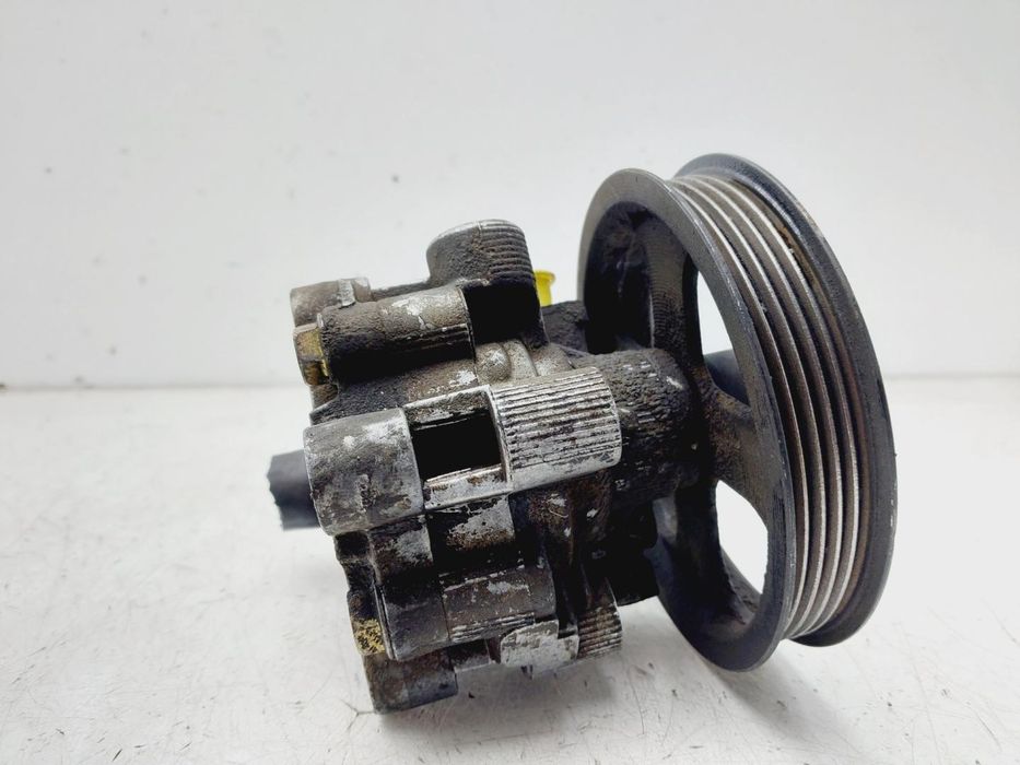 Bomba Direção Toyota Rav4