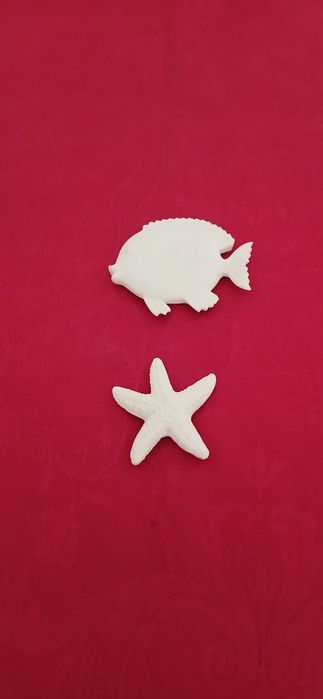 Dois ímans de gesso, novos