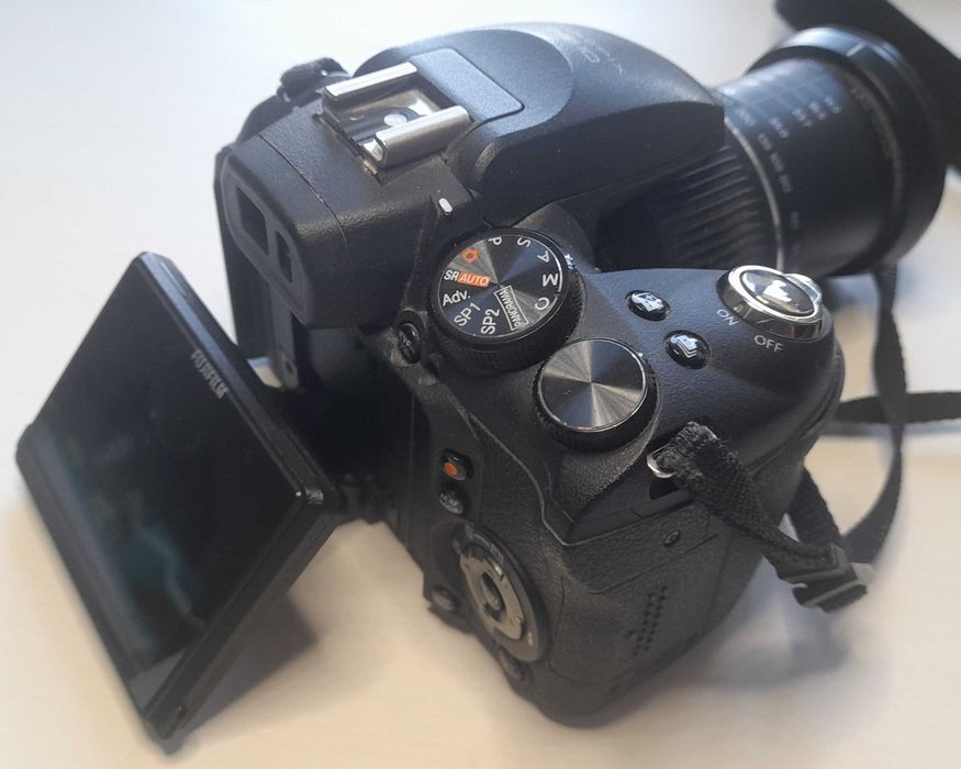 Aparat cyfrowy Fujifilm Finepix S10 Zoom x 30