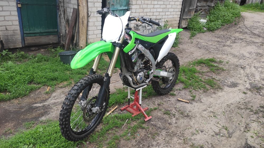 Продам спортивный мотоцикл kawasaki 450.