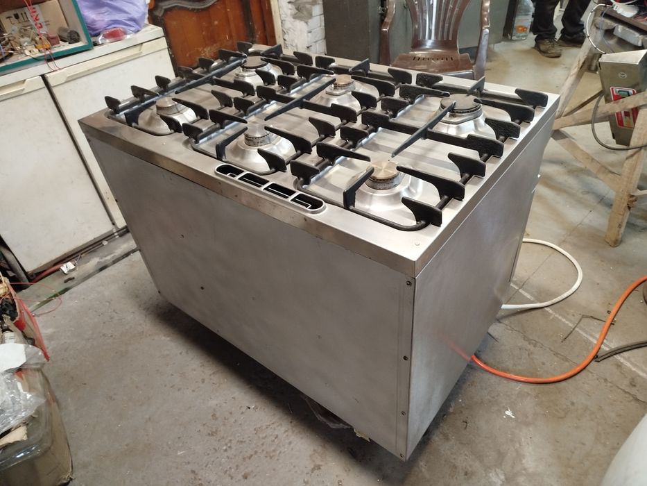 Газова плита професійна Zanussi.