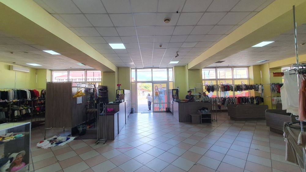 ПРОДАЖ ТОРГОВОГО КОМПЛЕКСУ в самому центрі м. Тячів вул. Шапошнікова