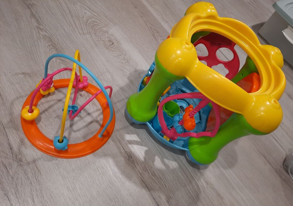 Zabawka- kostka smyk