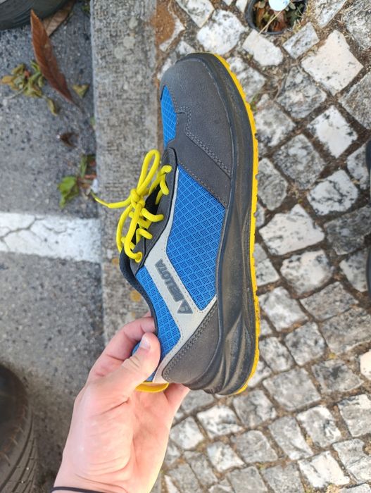 Tênis com biqueira de fibra de vidro ultraleve