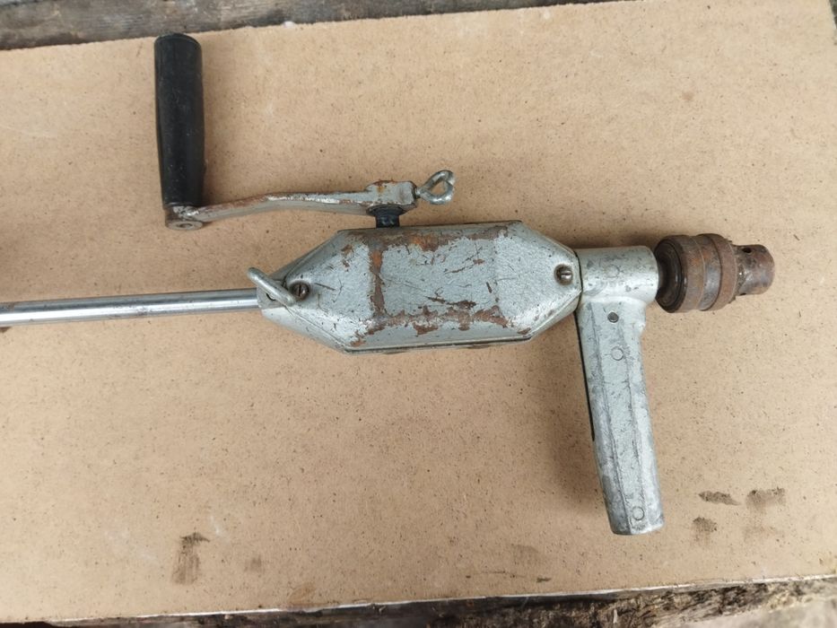 Продам ручну дрель.