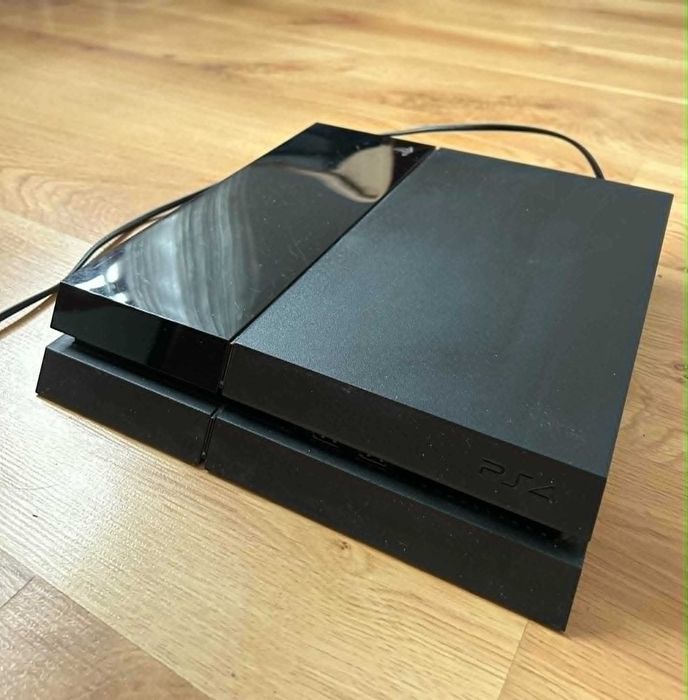 Konsola PS4 Fat + pad