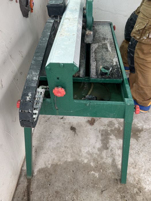 Плиткоріз водяний