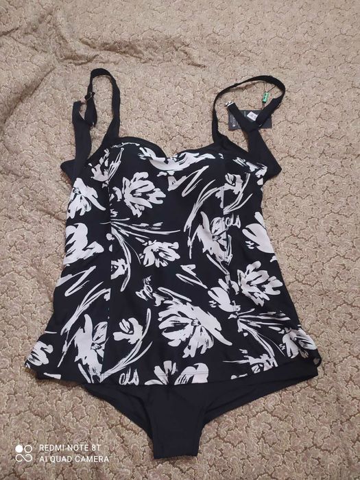 Новый купальник  цельный