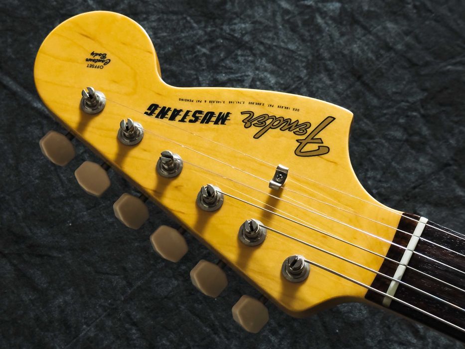 Fender Japan Traditional 60s Mustang Daphne Blue 2022