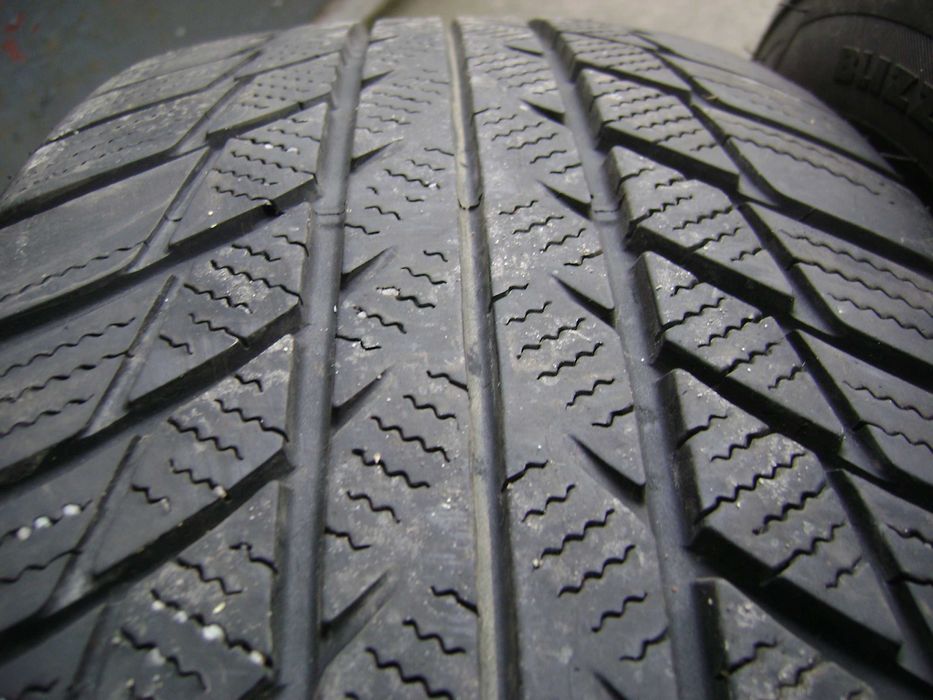 205/60/16 BRIDGESTONE 2 szt.opon zimowych