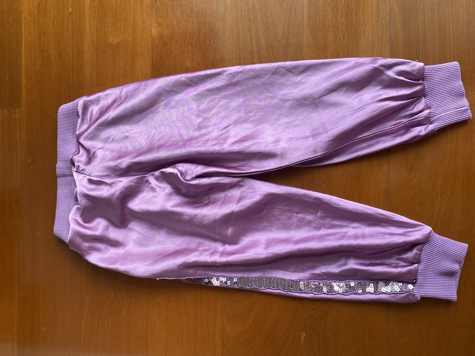 Calças roxas cetim com lantejolas liu.jo baby 3 anos