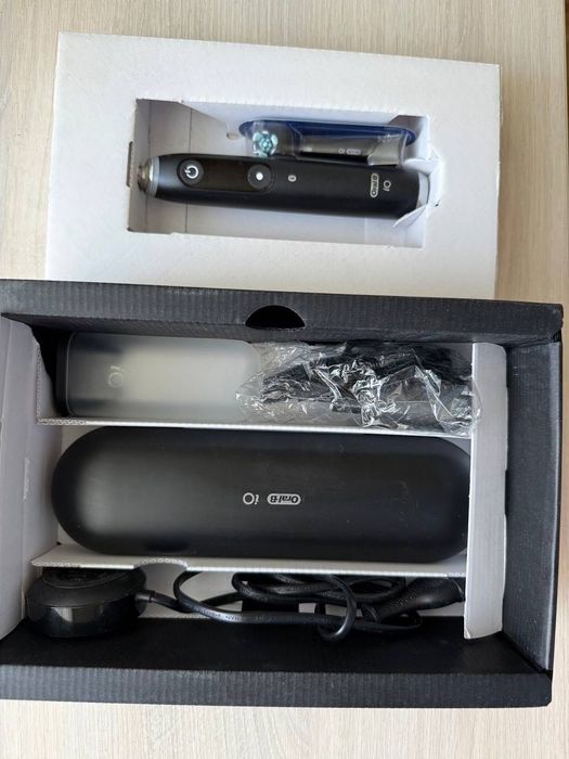 Електрична зубна щітка Oral-B iO 9 Black