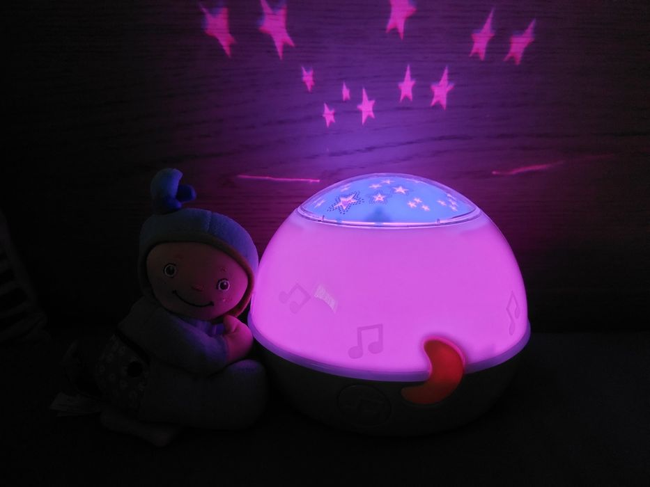 Luz presença com música e projetor da Chicco