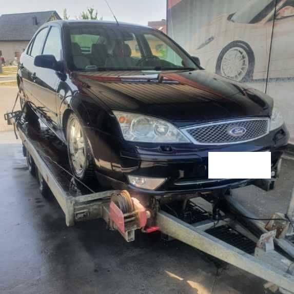 Ford Mondeo MK3 Hatchback  2.0 tdci 5 drzwi czarny, kod G0 na części
