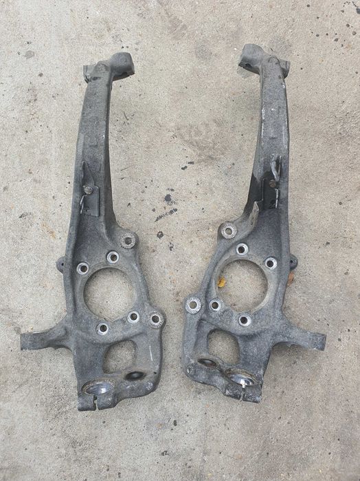 Audi A4 B8 A5 zawias przód zwrotnica kopyto goleń GOŁA!!!