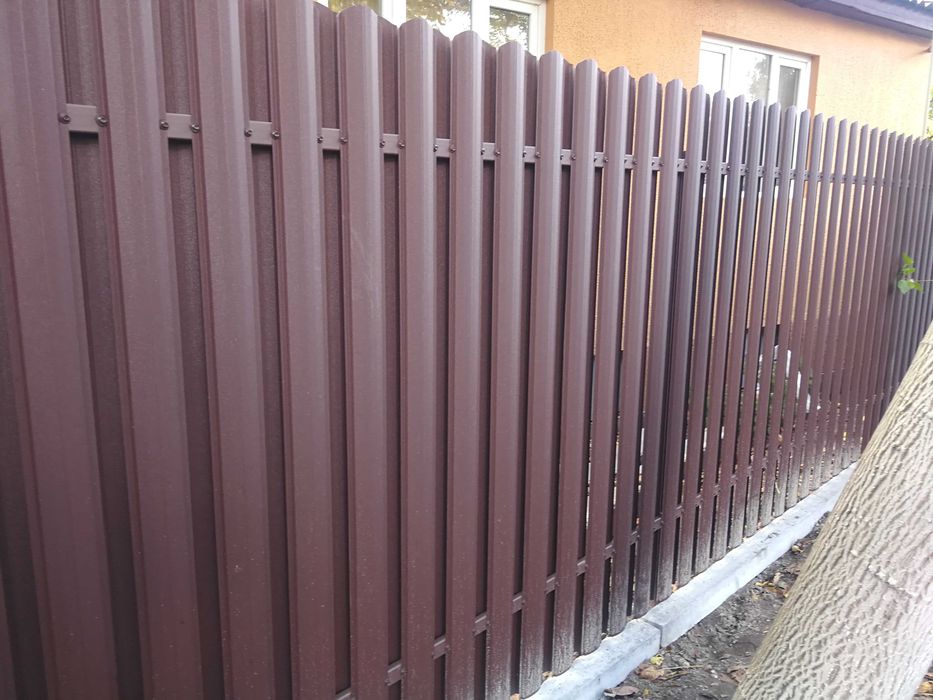 Забор из штакетника