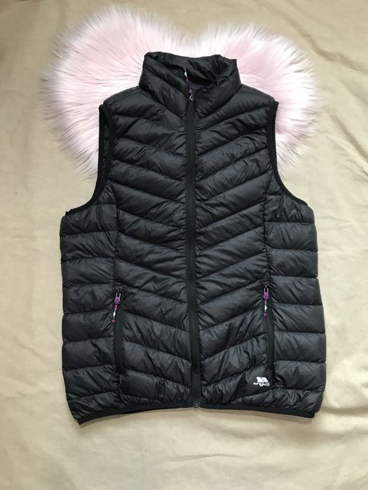 Жіноча жилетка пухова