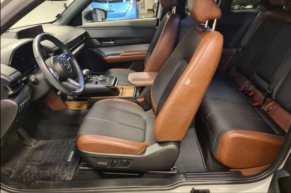 Mazda MX-30 електромобіль