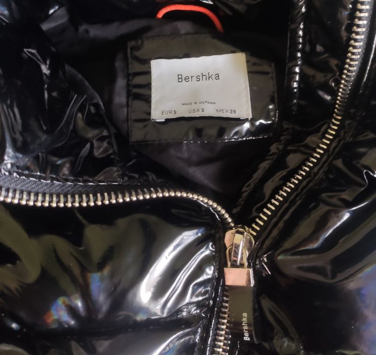 Czarna kurtka bershka